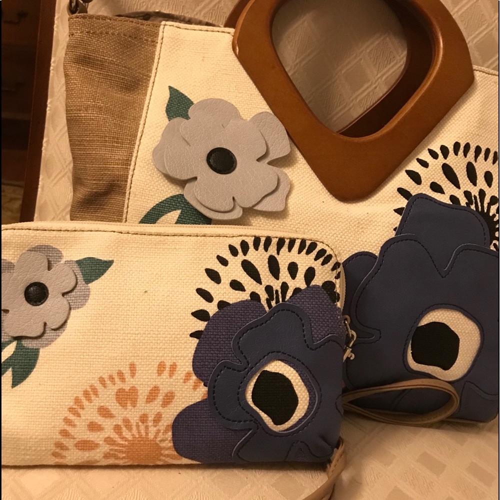 Relic Crossbody Handbag and Pouch